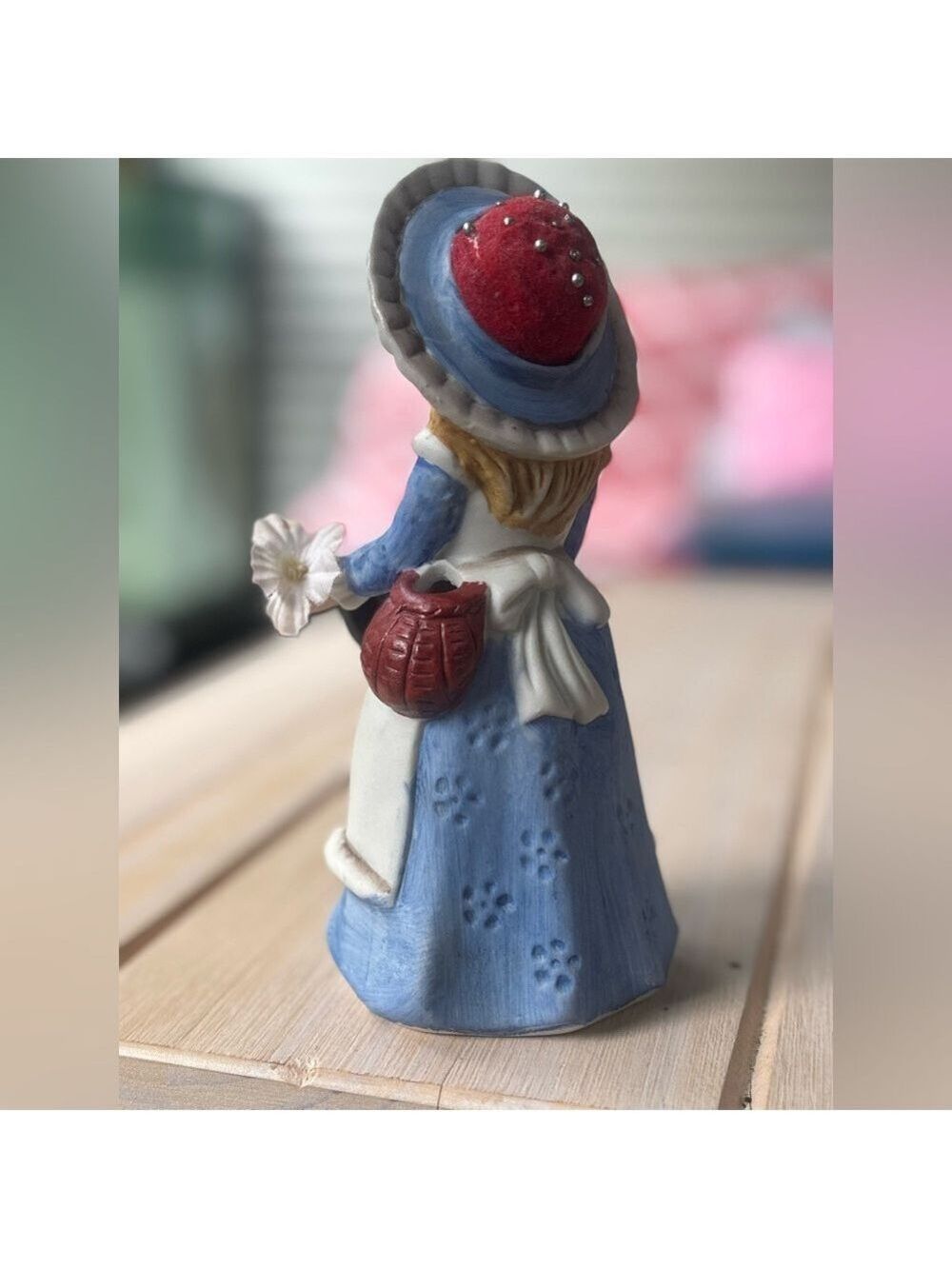 VINTAGE Blue & White Porcelain Seamstress Figurine • Thread & Pins Craft Lady - Picture 8 of 16